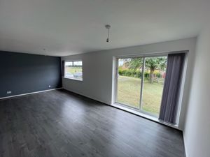 Lounge- click for photo gallery